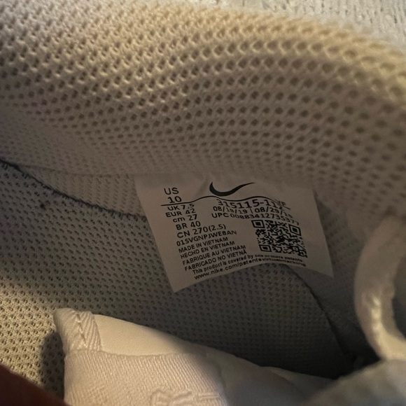 Kiss lip Air Force 1s Size 10 Women - Picture 4 of 4